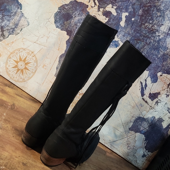 Edgy Junk Gypsy By Lane Stunning Distressed Black Leather Boots With Fringe. - Picture 3 of 16